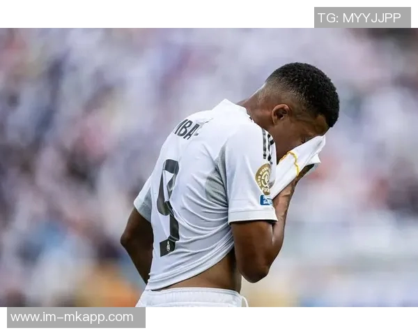 皇马上半场领先阿拉维斯姆巴佩精彩进球被判无效贝林厄姆助攻表现抢眼